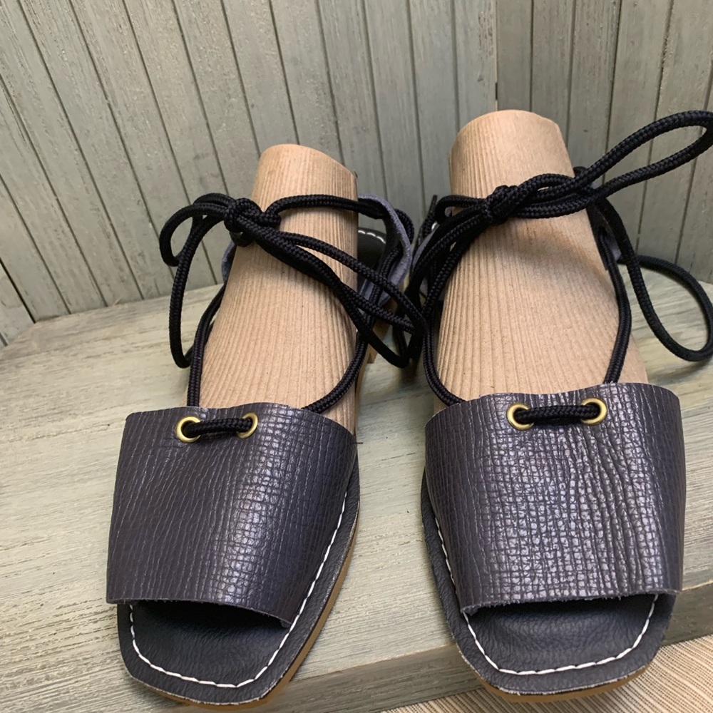 NWOT Kino Navy Leather Handmaids Strappy Sandals 7 - Picture 6 of 10